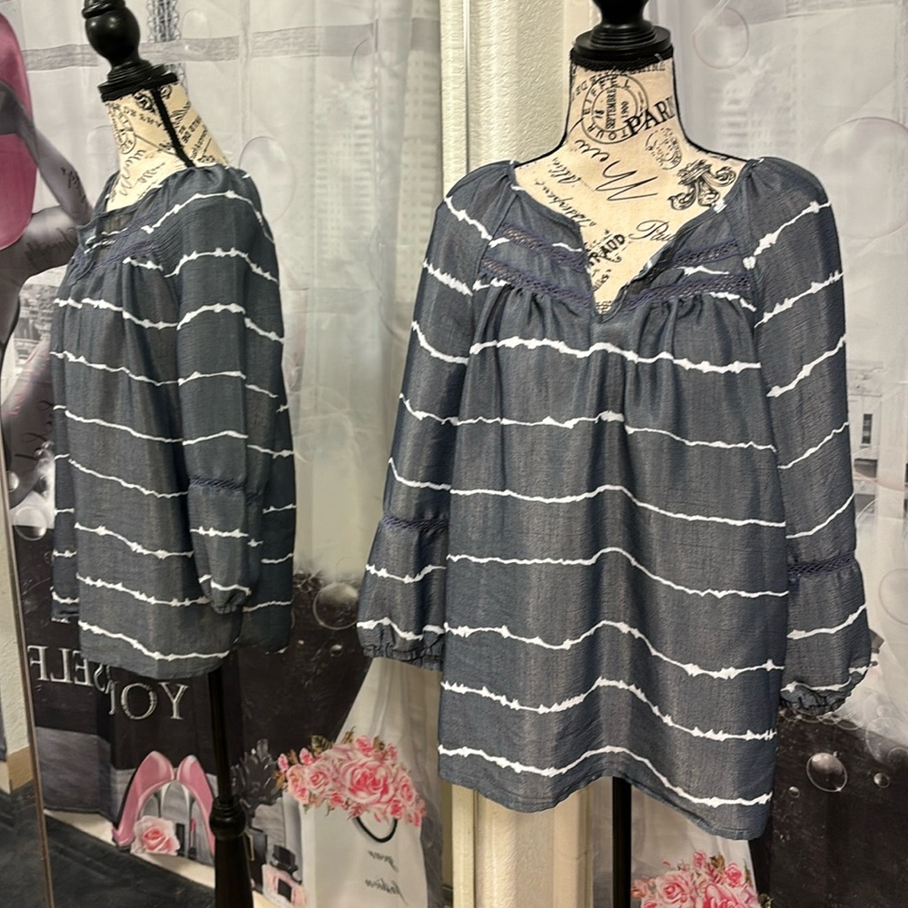Coral Bay Gray and White Shimmery Blouse